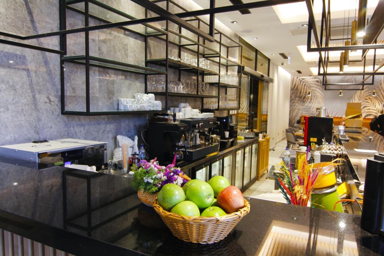 Ramada Plaza by Wyndham Istanbul Sultanahmet Hotel Bagian luar foto The interior of the restaurant