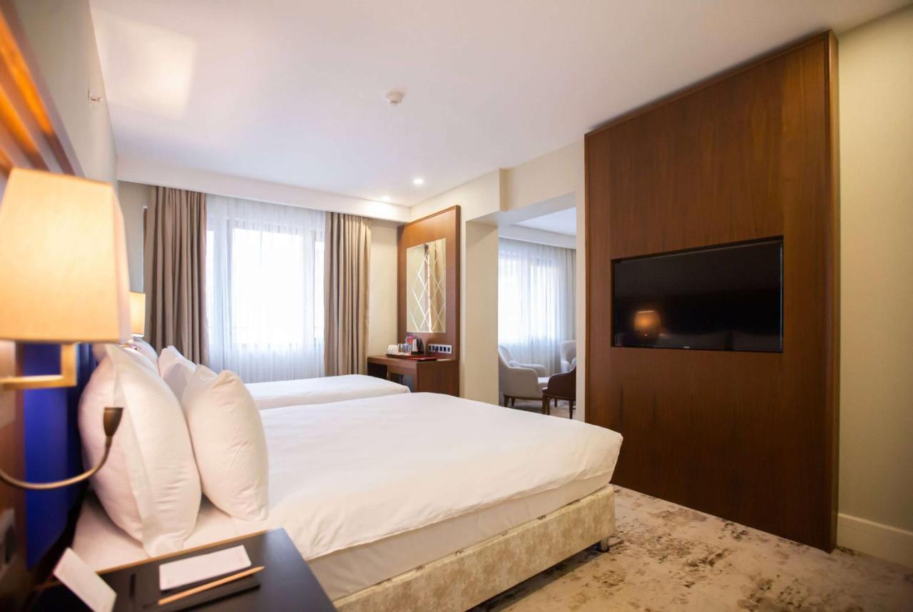 Ramada Plaza by Wyndham Istanbul Sultanahmet Hotel Bagian luar foto A room at the hotel