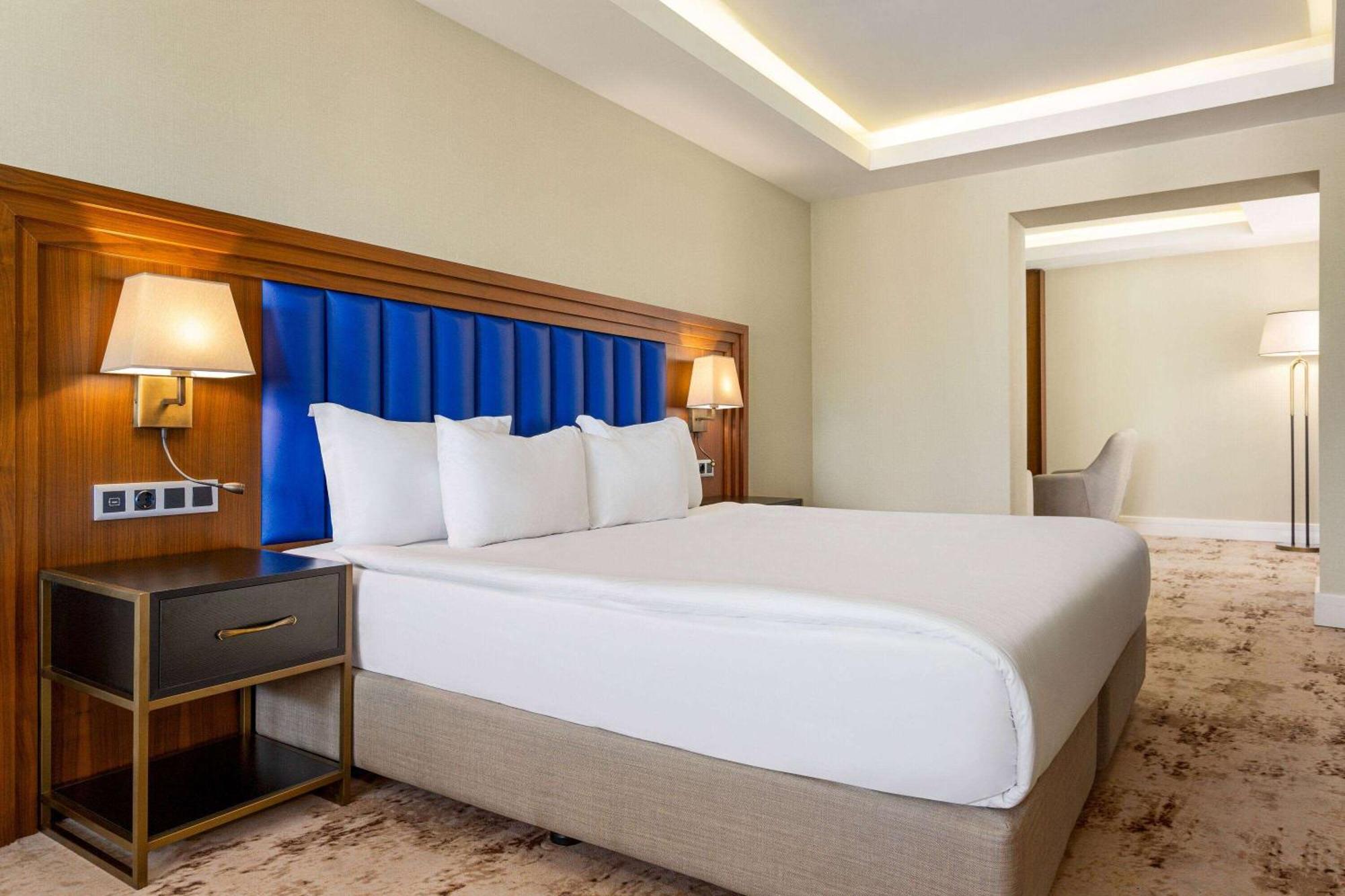 Ramada Plaza by Wyndham Istanbul Sultanahmet Hotel Bagian luar foto